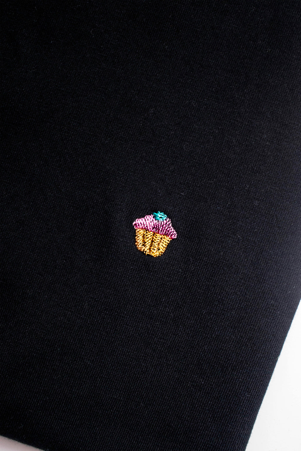 Minimal Muffin, Black T-Shirt