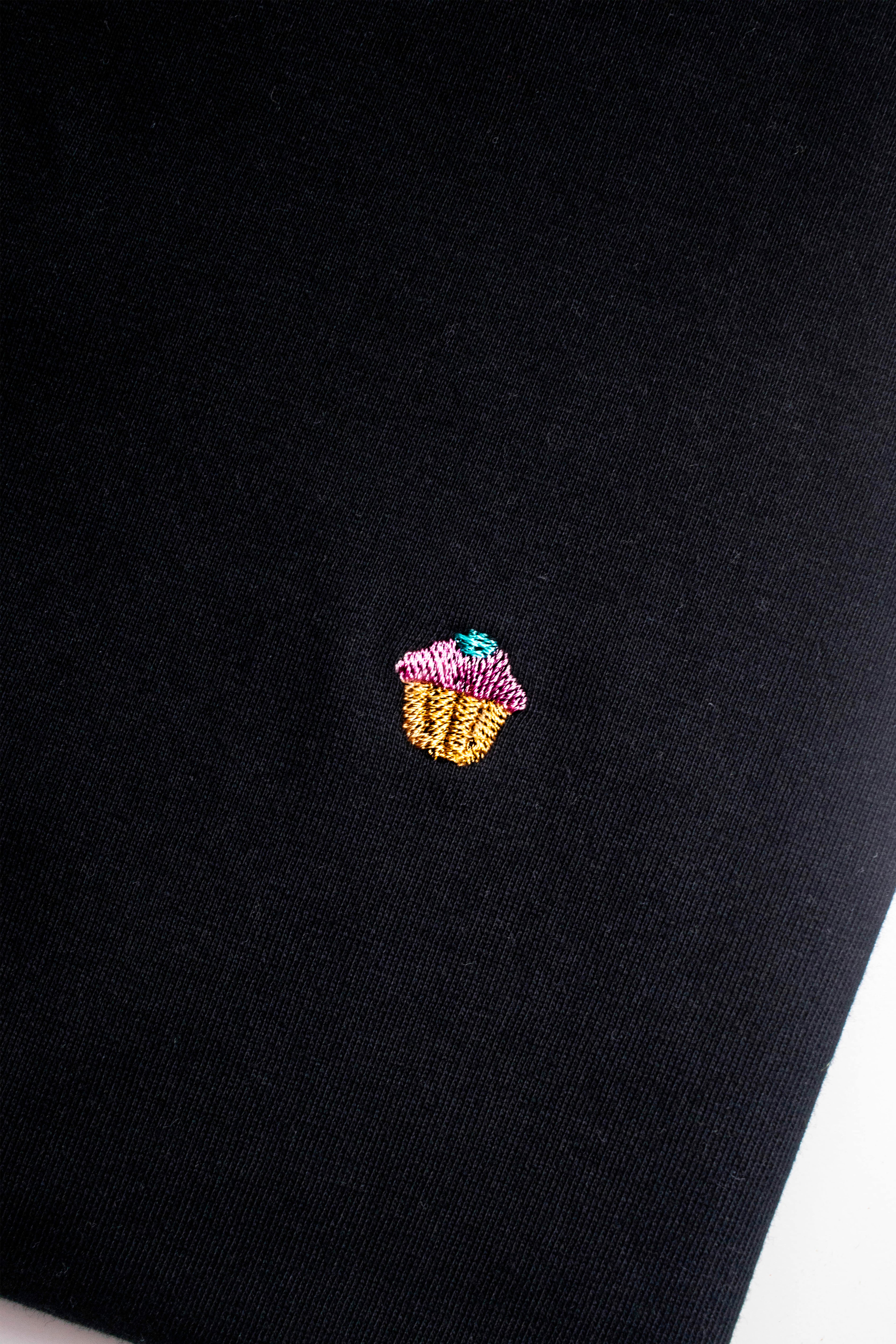 Minimal Muffin, Black T-Shirt