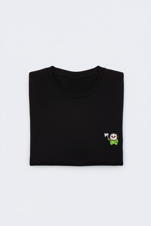 Camiseta negra doblada