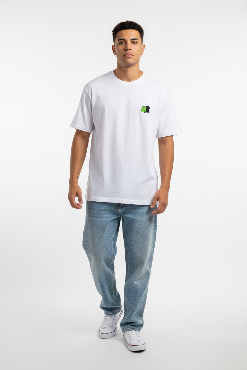 Modelo masculino con camiseta ROIT